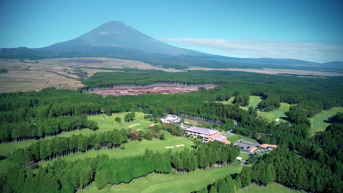 ゴルフ場全景写真